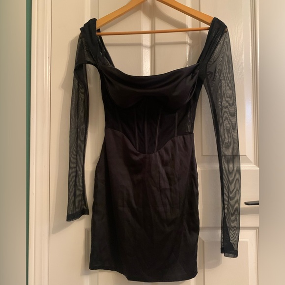 Oh Polly black mini dress with sleeves - Picture 6 of 6